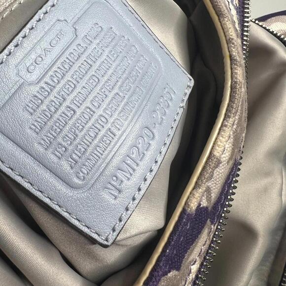 Coach Madison Maggie Navy Floral Tote Handbag M1220-23351 Pre-Owned Free Ship - Picture 9 of 10